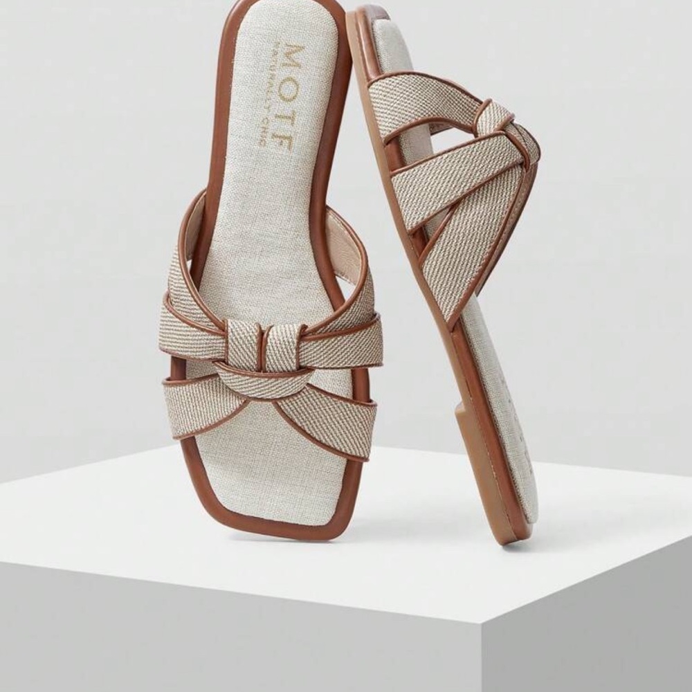 MOTF Women's Elegant Cream and Tan Sandals